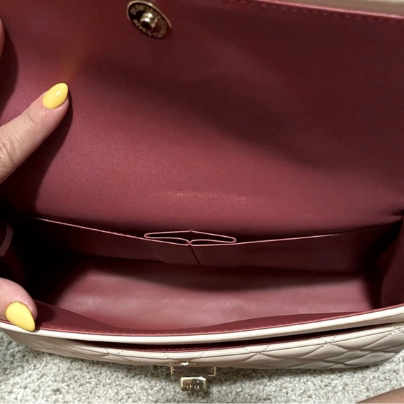 Quilted shoulder bag NEW NWOT - Picture 9 of 10